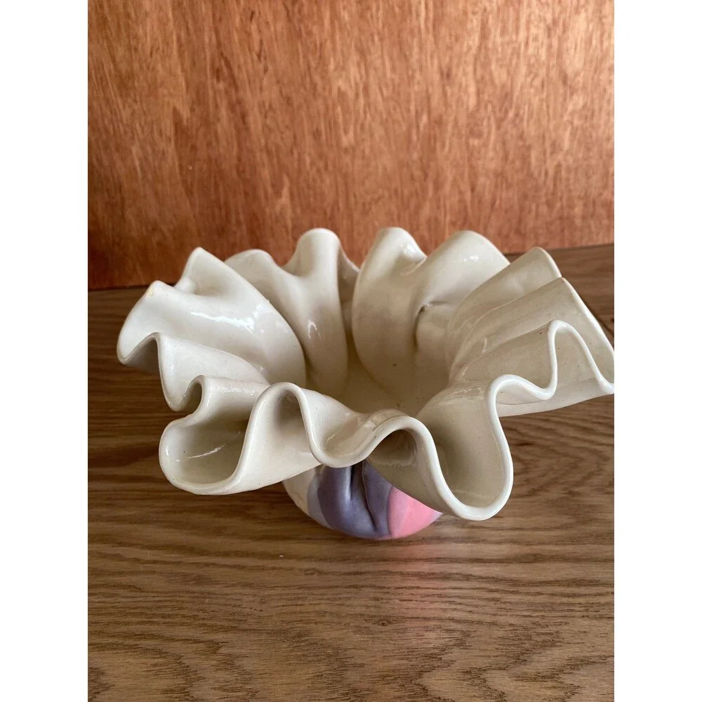Vintage 1987 Studio Pottery Handkerchief Ruffle Vase Pastel Pink Blue Signed‎
